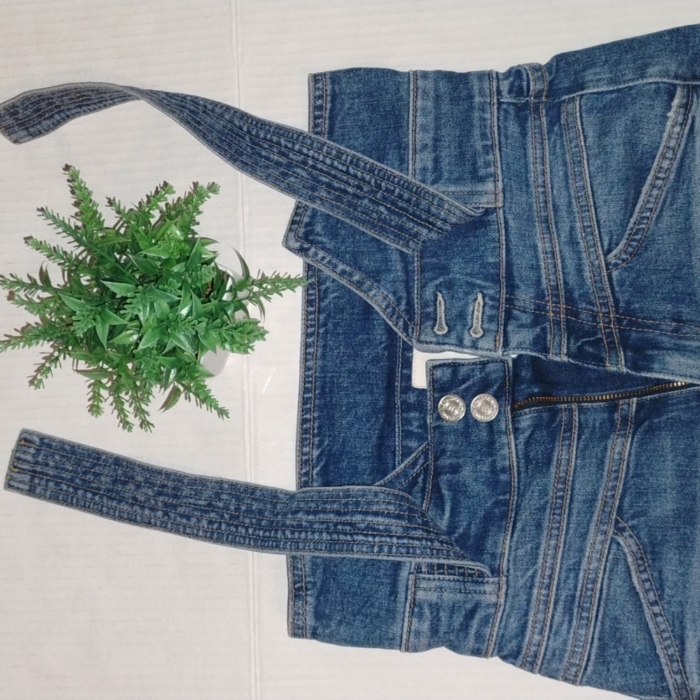 MOTHER High-Rise Women's Jeans in Light Blue Denim - Picture 4 of 16